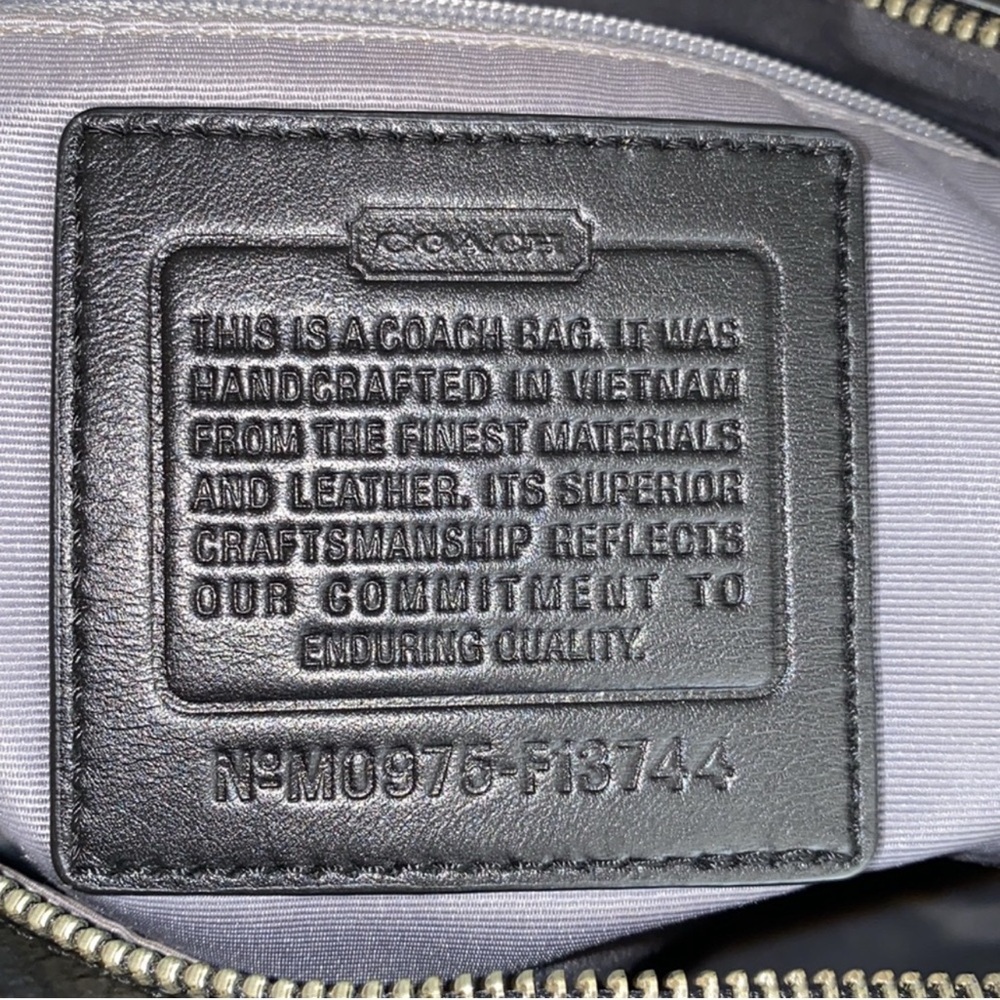 COACH F13744 Hobo Bag circa 2010-2019 - Picture 4 of 7